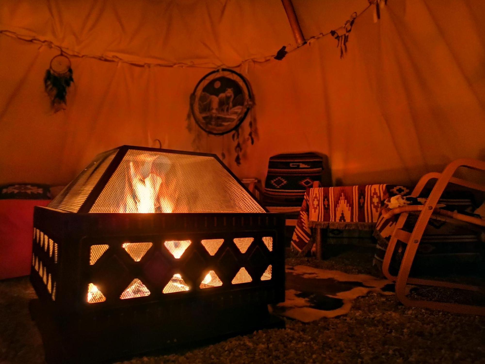 Hotel Teepee Camp Lounky Chodouny Exterior foto